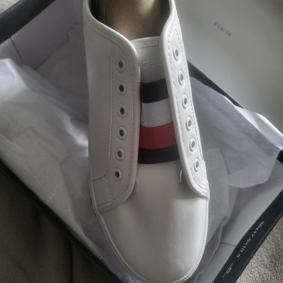 NIB Tommy Hilfiger 8.5 white Anni gym shoes - Picture 2 of 7